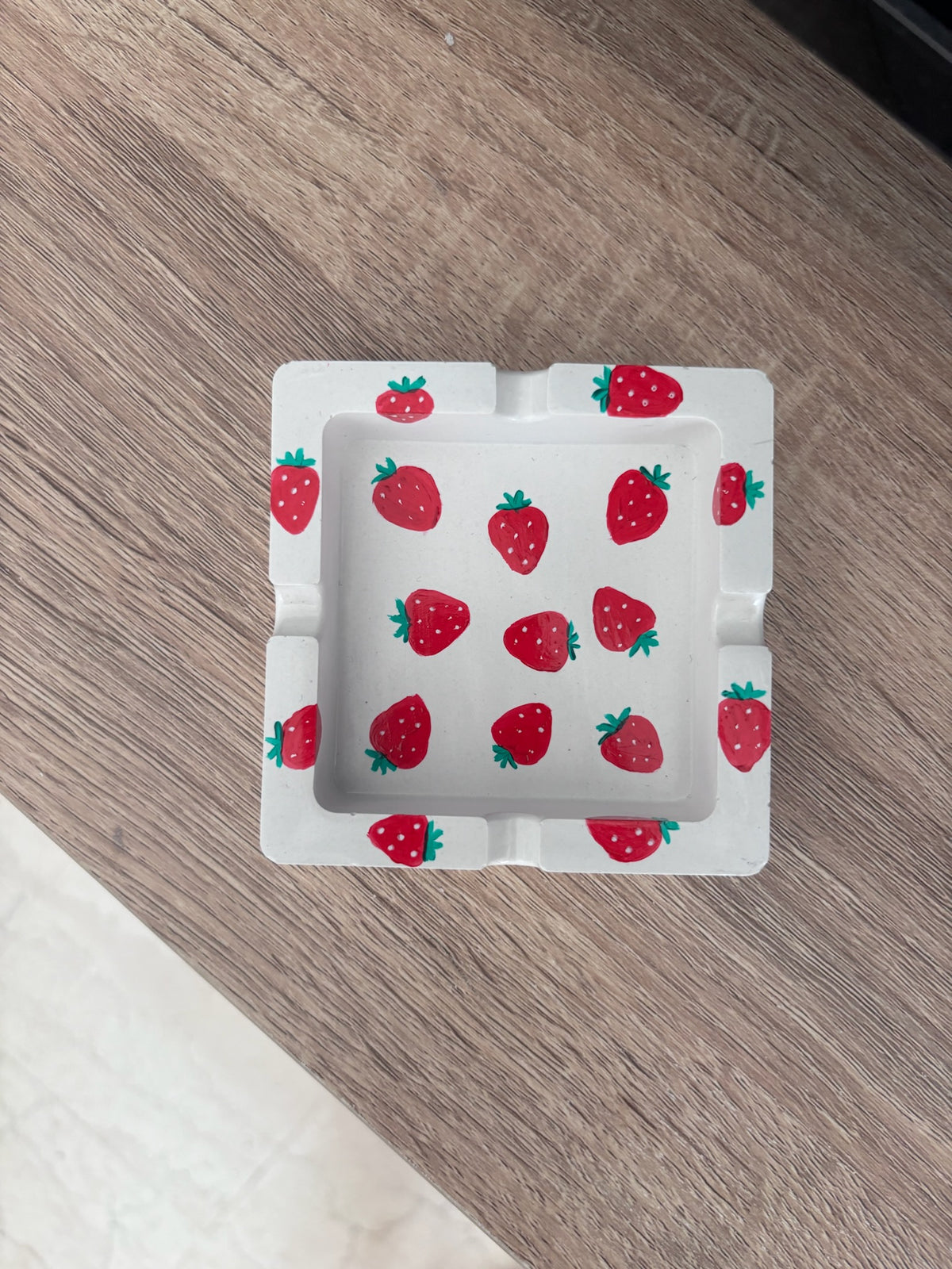Διακοσμητικό πορσελάνινο Τασάκι Strawberries