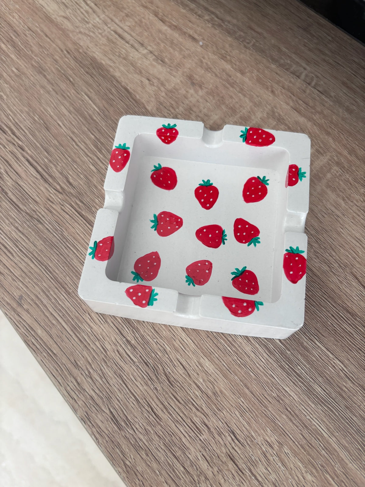 Διακοσμητικό πορσελάνινο Τασάκι Strawberries