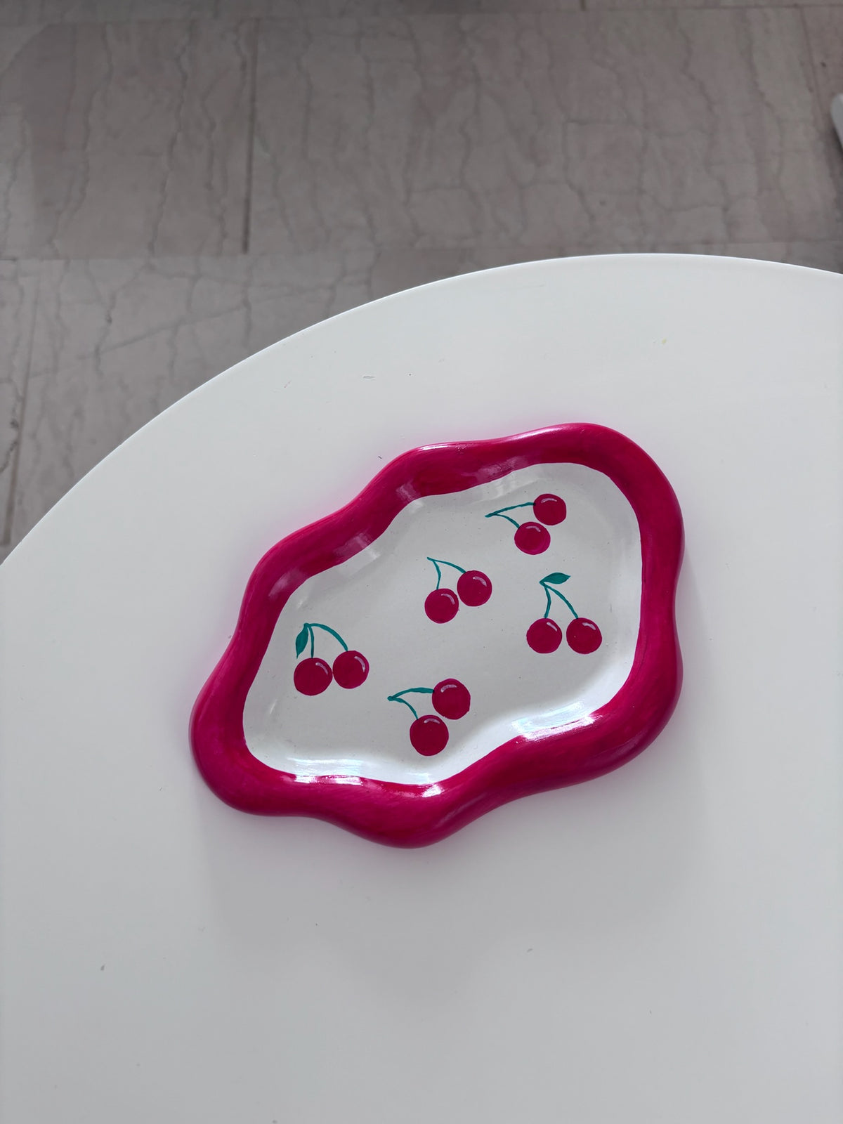 Διακοσμητικό πορσελάνινο δισκάκι Cherry