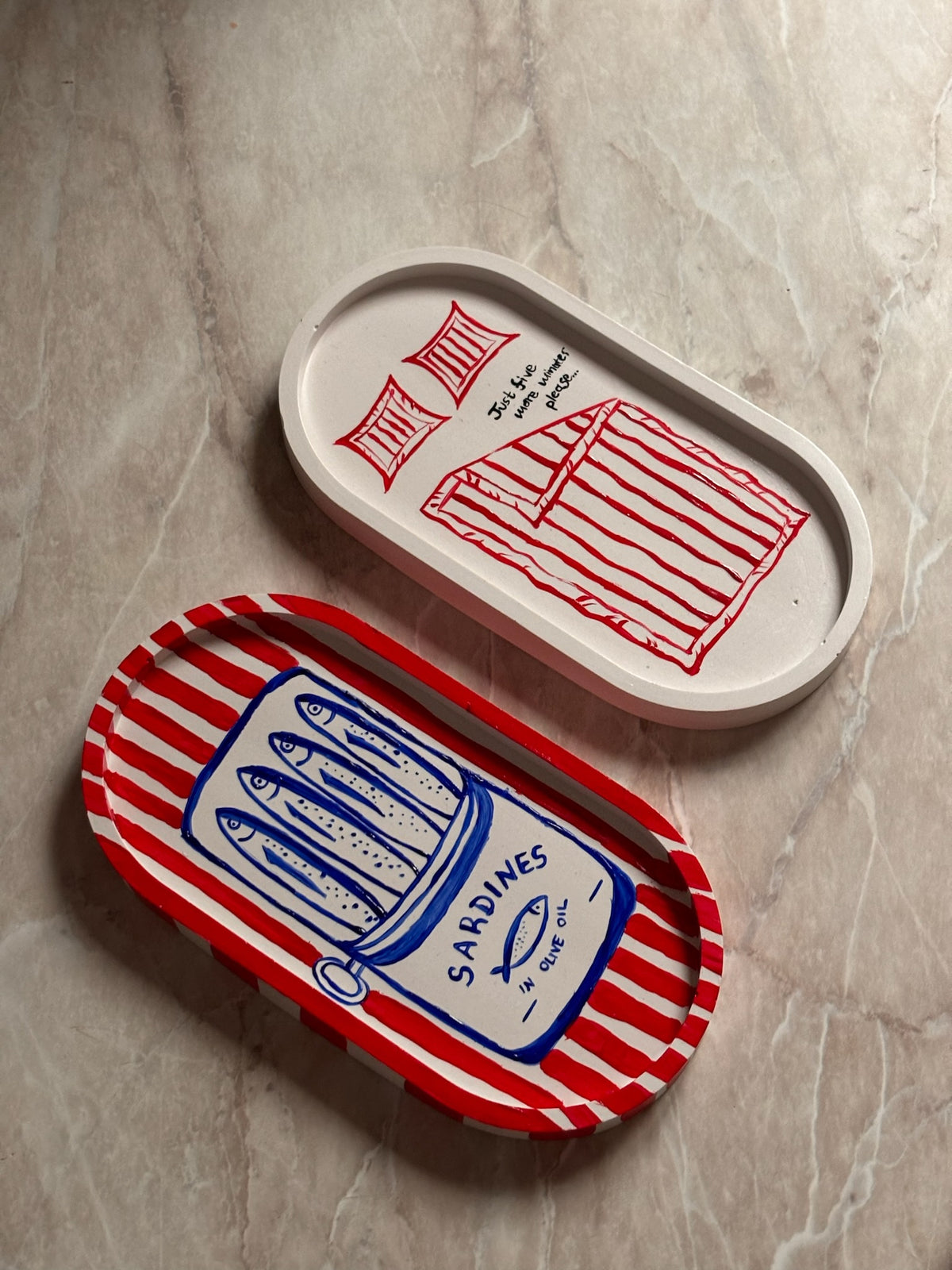 Διακοσμητικό πορσελάνινο δισκάκι Sardines Red